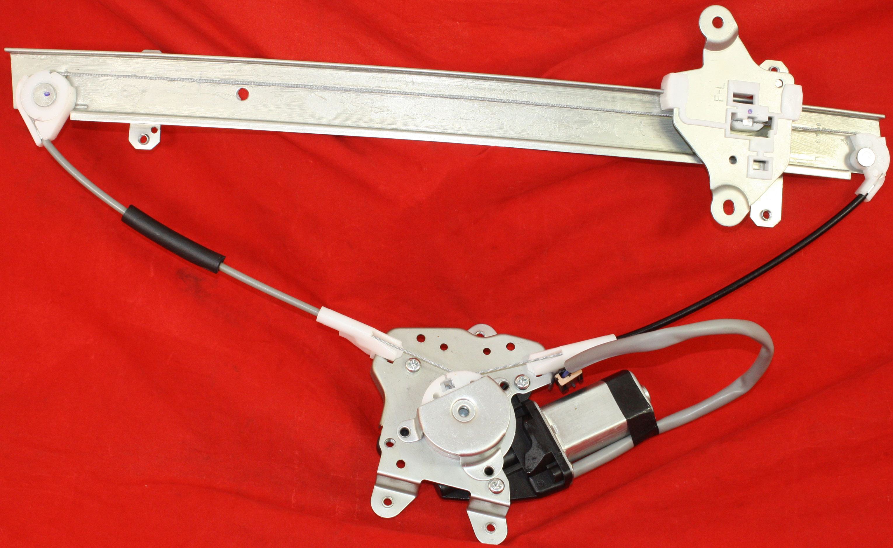 AM MAXIMA 89-94 FRONT WINDOW REGULATOR LH Power w Motor SKU N462940 Partslink NI1350103 OEM 8072185E05 PFM