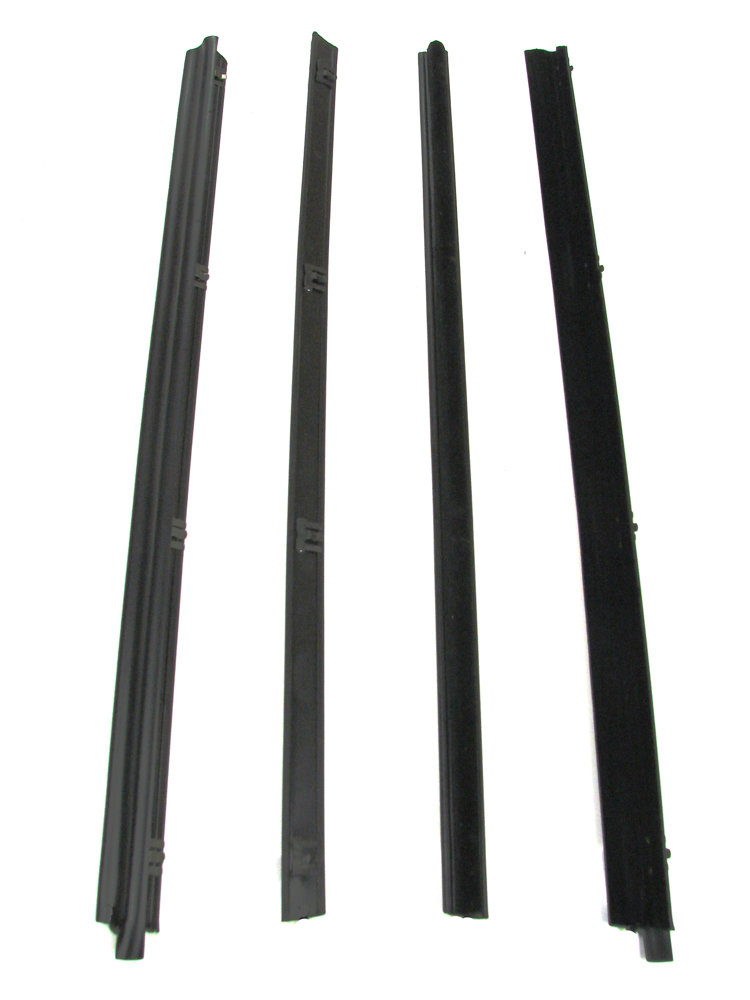AM Beltline Molding Kit 4 Piece Set Left and Right Hand SKU PRPWFK611076