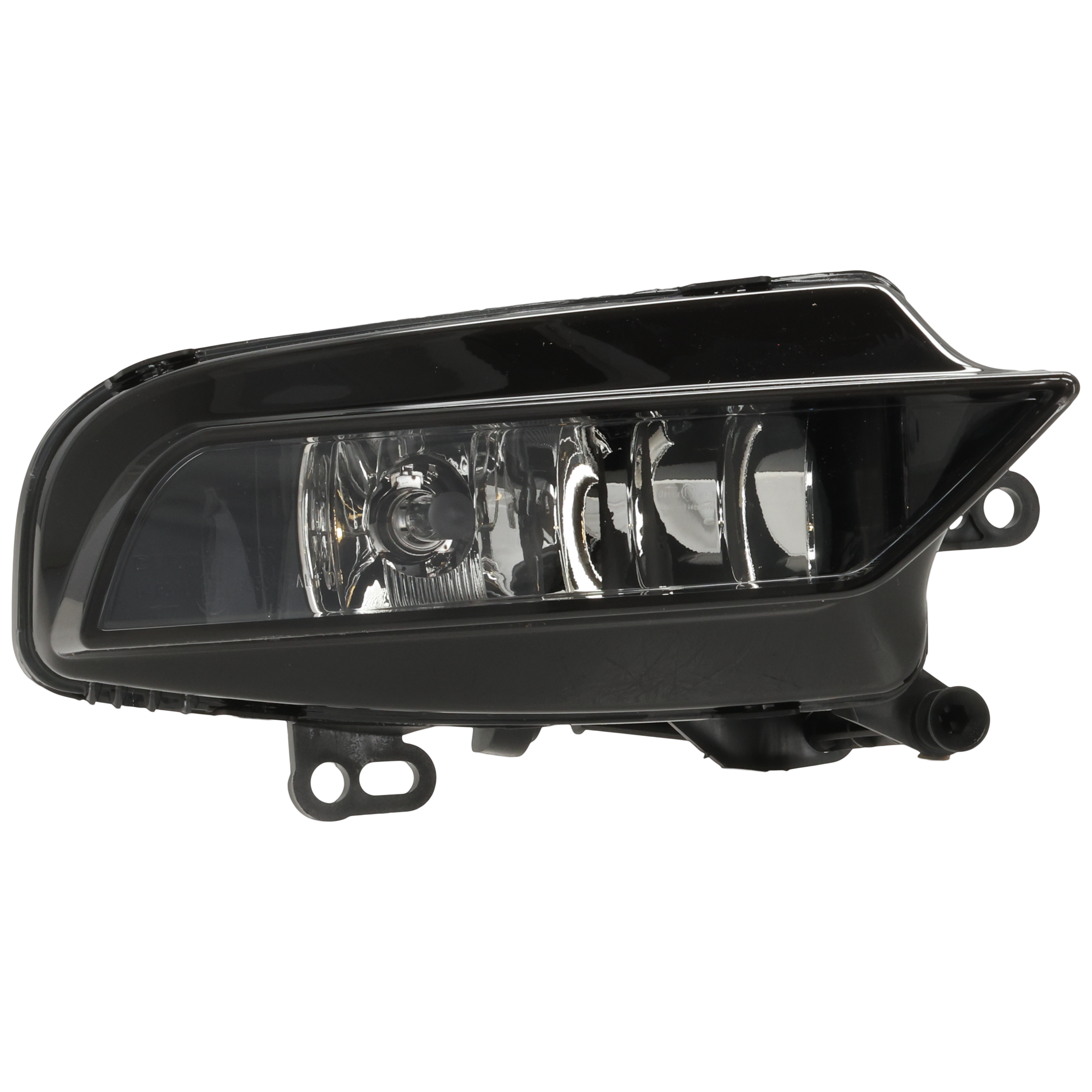 AM A3-15-16 FRONT FOG LAMP RH Assembly Convertible w o S Line Pkg Sedan SKU RA10750001 Partslink AU2593120 OEM 8V0941700E 8V0941700B