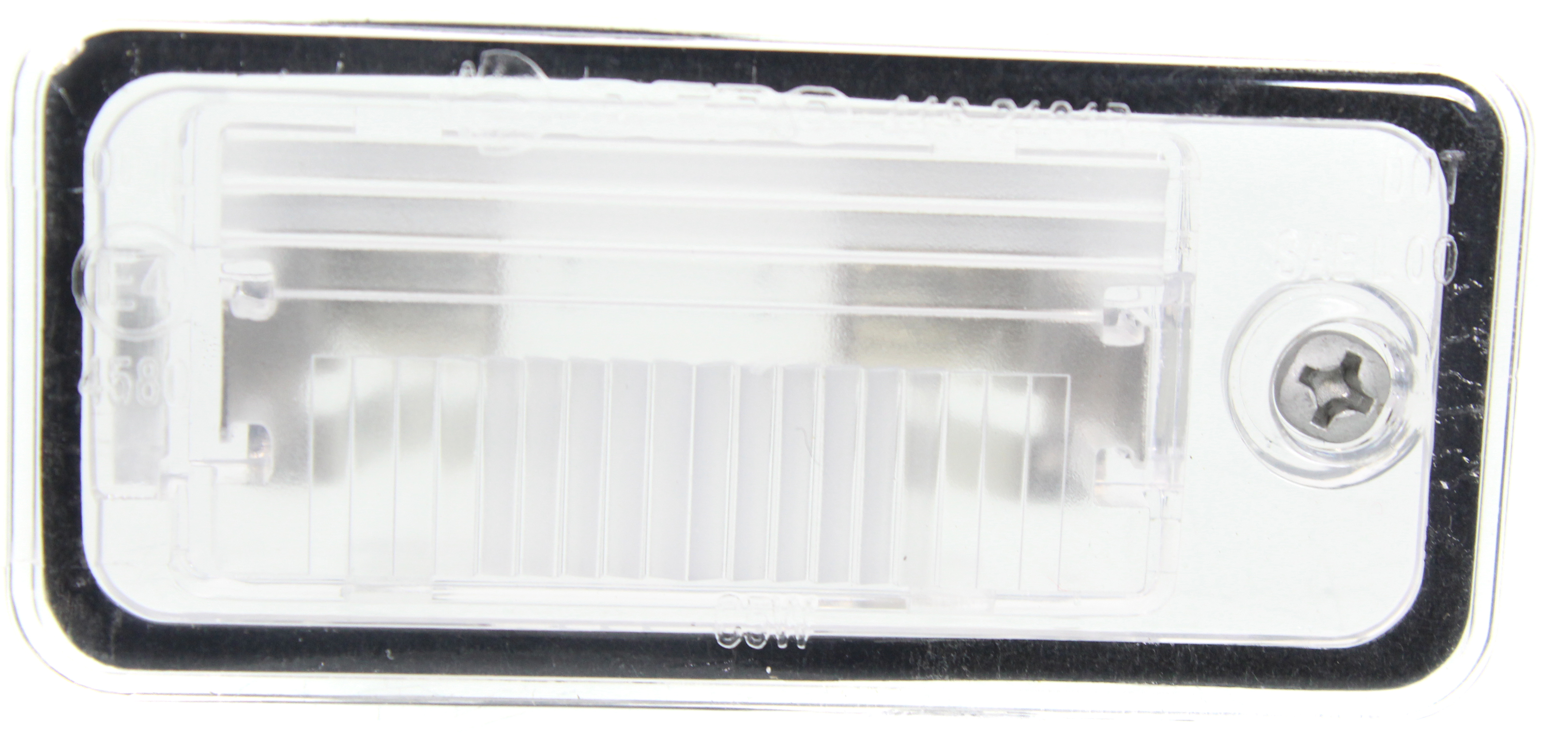 AM A6-05-11 S8-13-18 REAR LICENSE PLATE LAMP RH Assembly A6 Sedan Q7 To 5-28-12 SKU RA73290003 Partslink AU2870101 OEM 8E0943022B