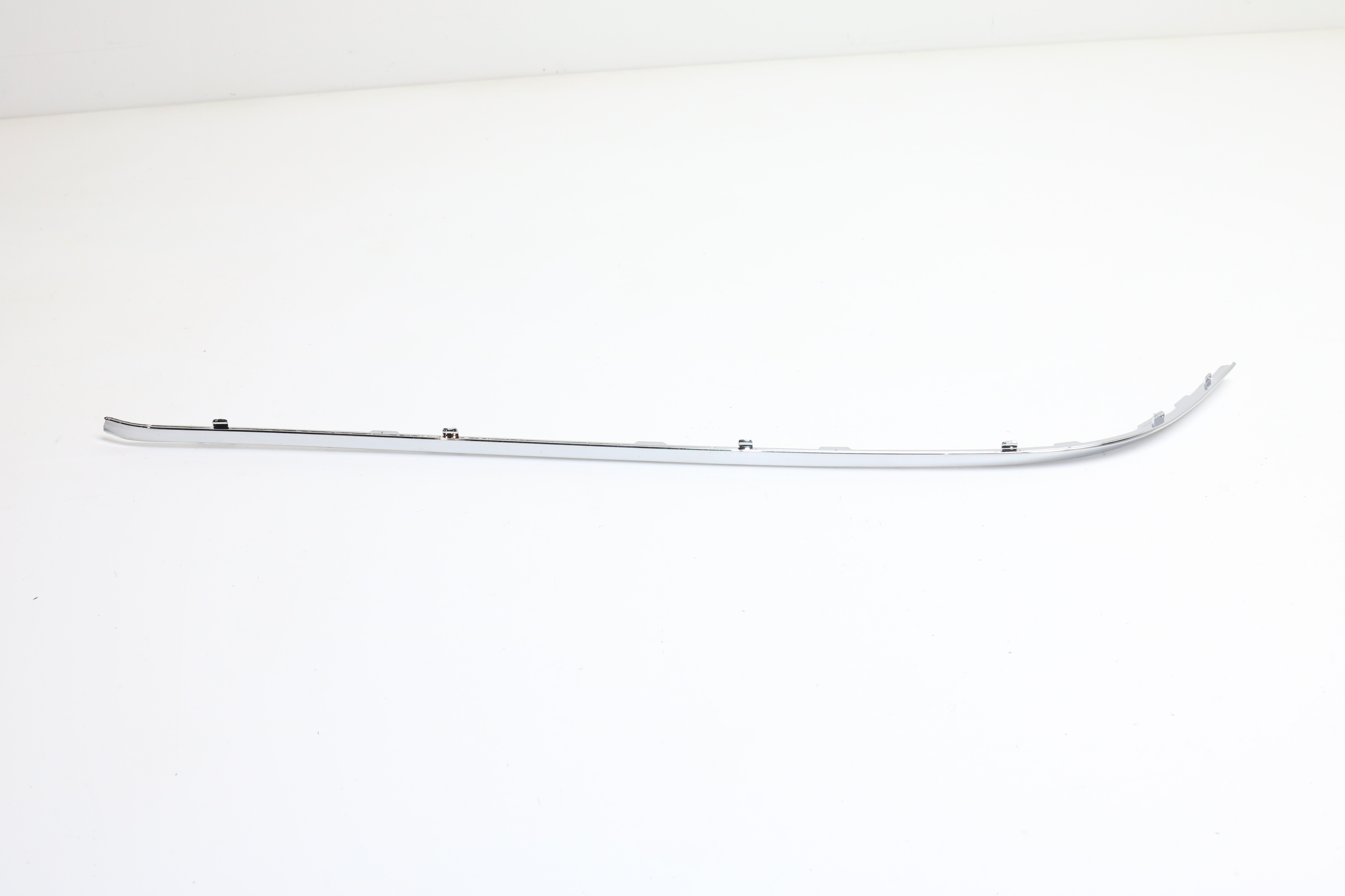 AM 7 SERIES 05-08 REAR BUMPER MOLDING RH Outer Insert Chrome SKU REPB763727 Partslink BM1139100 OEM 51127135588