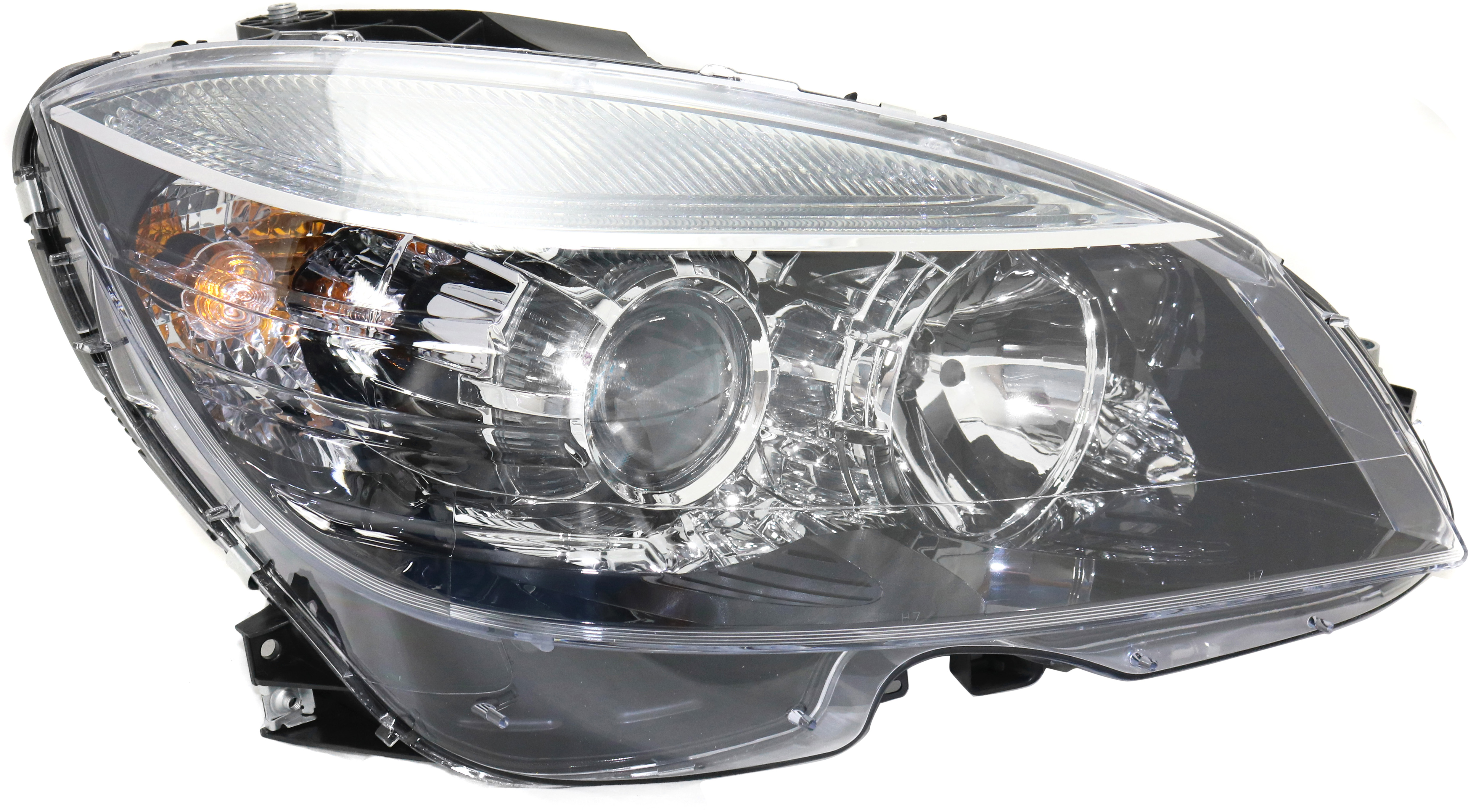 AM C CLASS 08-11 HEAD LAMP RH Assembly Halogen Black Interior From 02-09-07 SKU REPBZ100113 Partslink MB2503185 OEM 2048202239