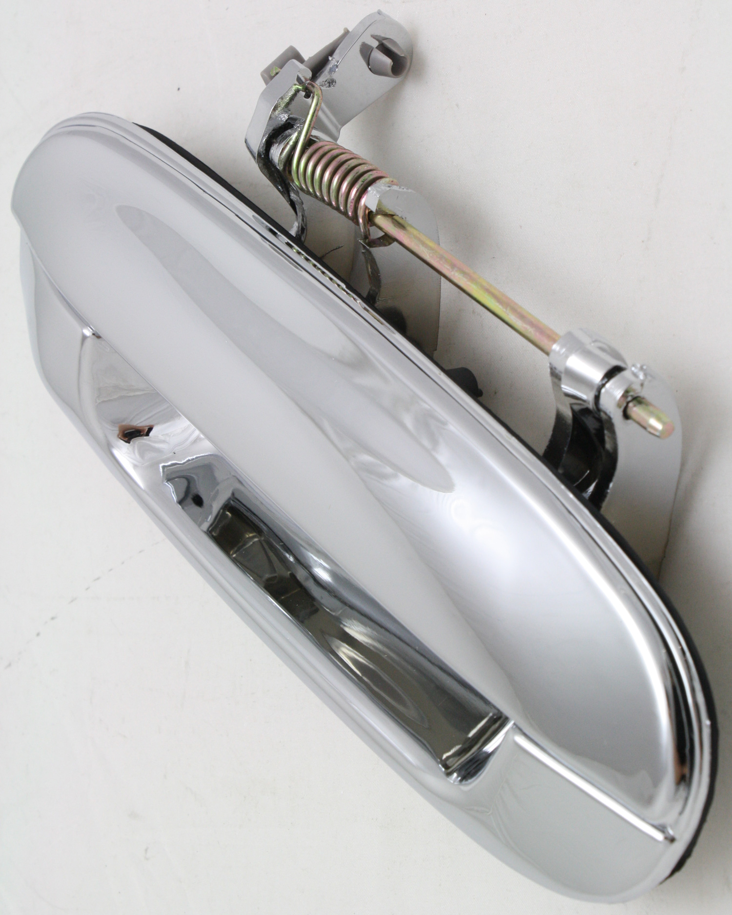 AM TRAILBLAZER ENVOY 02-09 FRONT EXTERIOR DOOR HANDLE Right All Chrome w o Keyhole SKU REPC462185C OEM 15291304 PFM