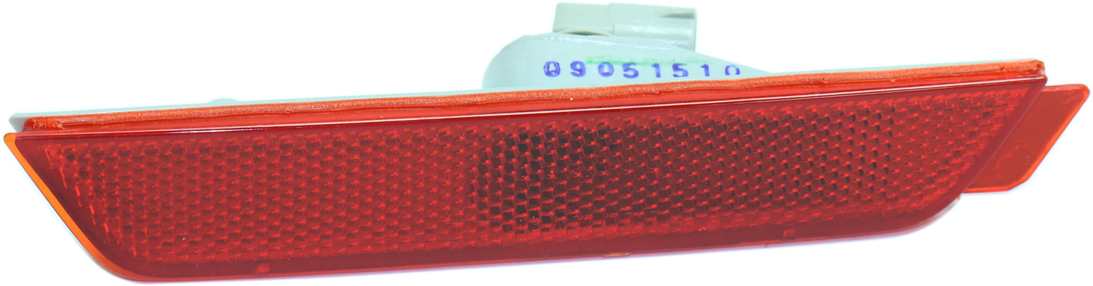 AM CAMARO 10-15 REAR SIDE MARKER LAMP LH Assembly w o Tow Hooks Convertible Coupe SKU REPC731906 Partslink GM2860112 OEM 92246253