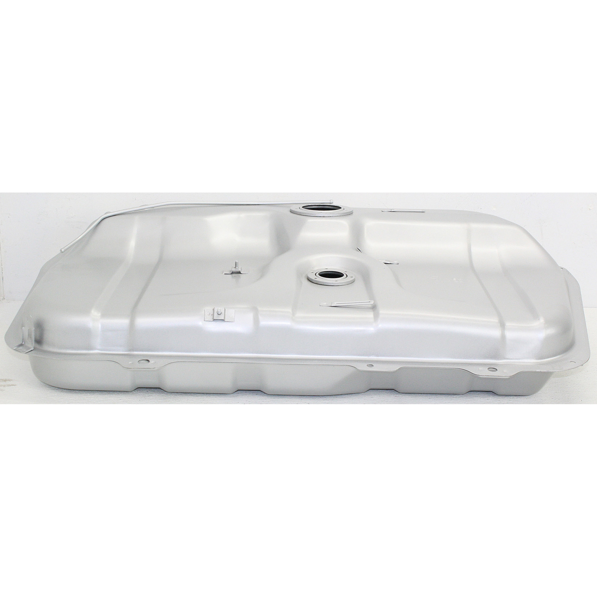 AM SUMMIT 89-92 FUEL TANK With Fuel Inj. Excludes Wagon 13 Gal. SKU REPE670101 OEM MB678237