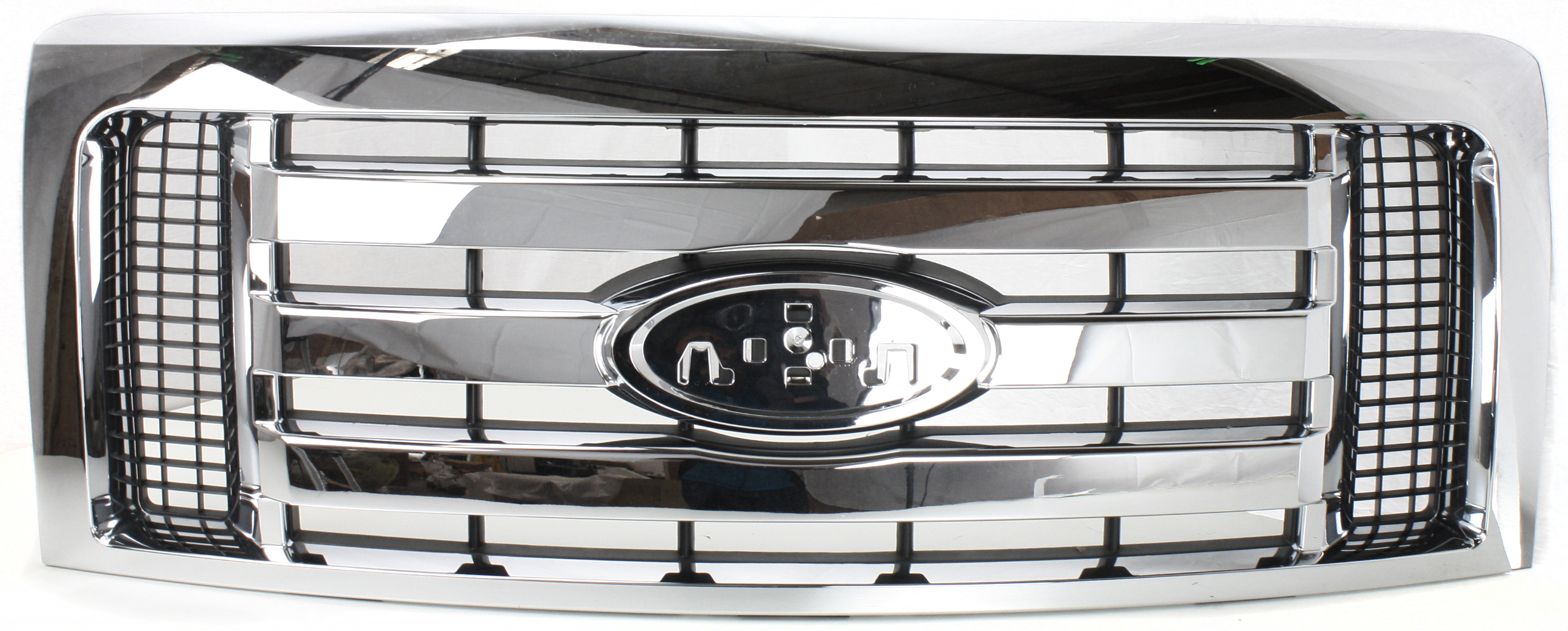 AM F 150-09-12 GRILLE Plastic Chrome Shell Black Insert XLT Model SKU REPF070104 Partslink FO1200511 OEM 9L3Z8200D