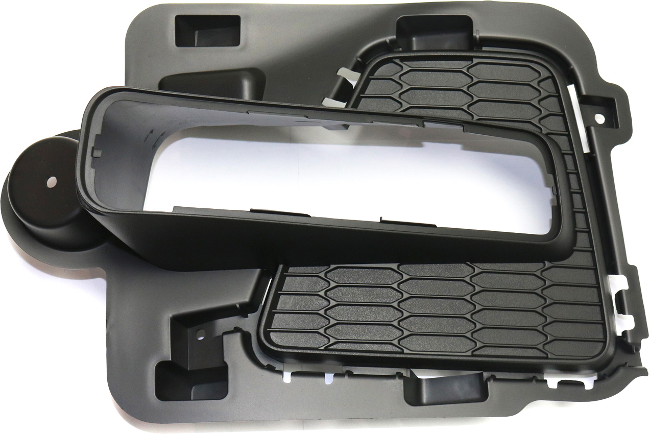 AM EXPEDITION 15-17 FRONT FOG LAMP MOLDING RH Textured Black SKU REPF108009 Partslink FO1039156 OEM FL1Z15A245BA