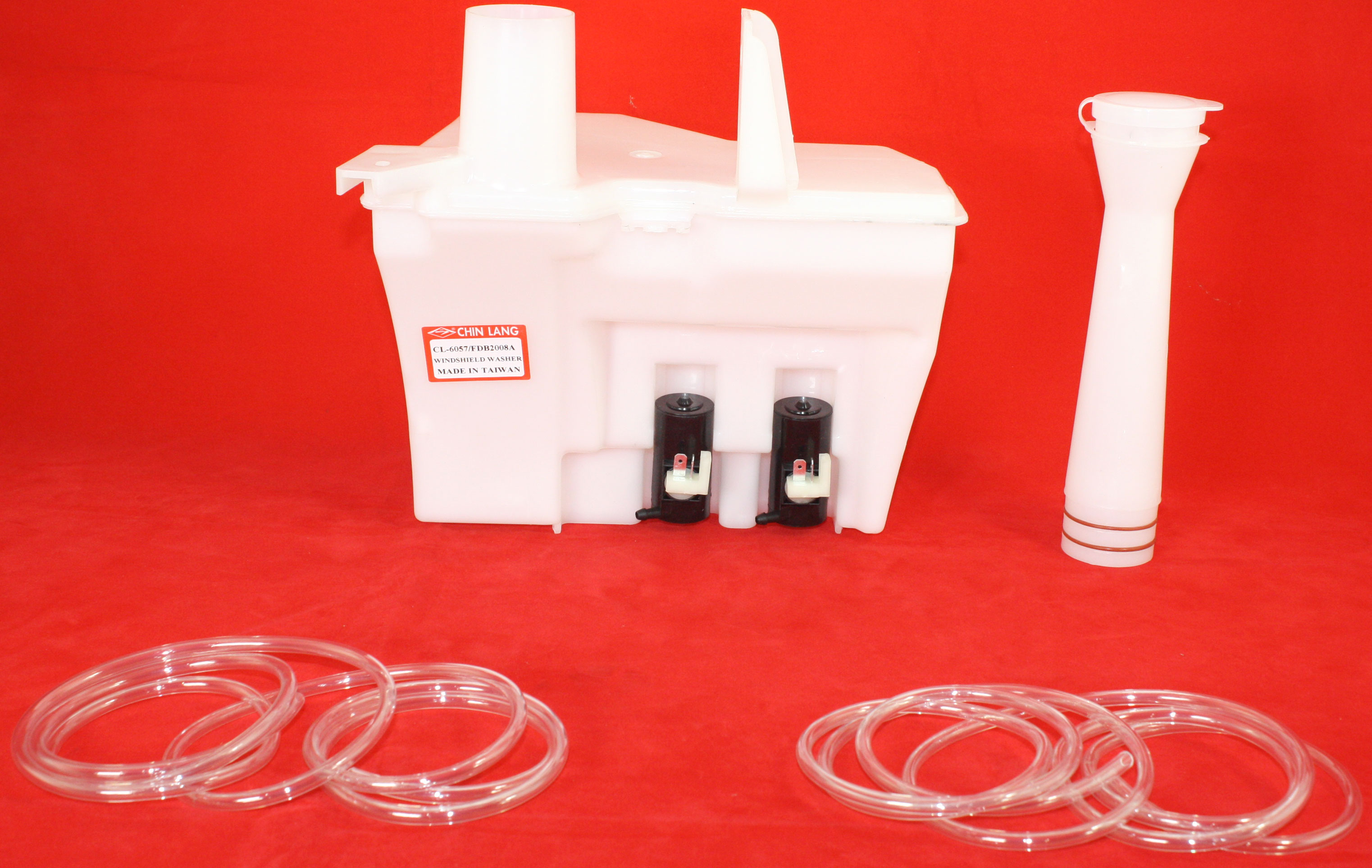 AM ESCAPE 01-07 WASHER RESERVOIR Assy w Pump Inlet Hose and Cap SKU REPF161301 Partslink FO1288102 OEM 7L8Z17618A