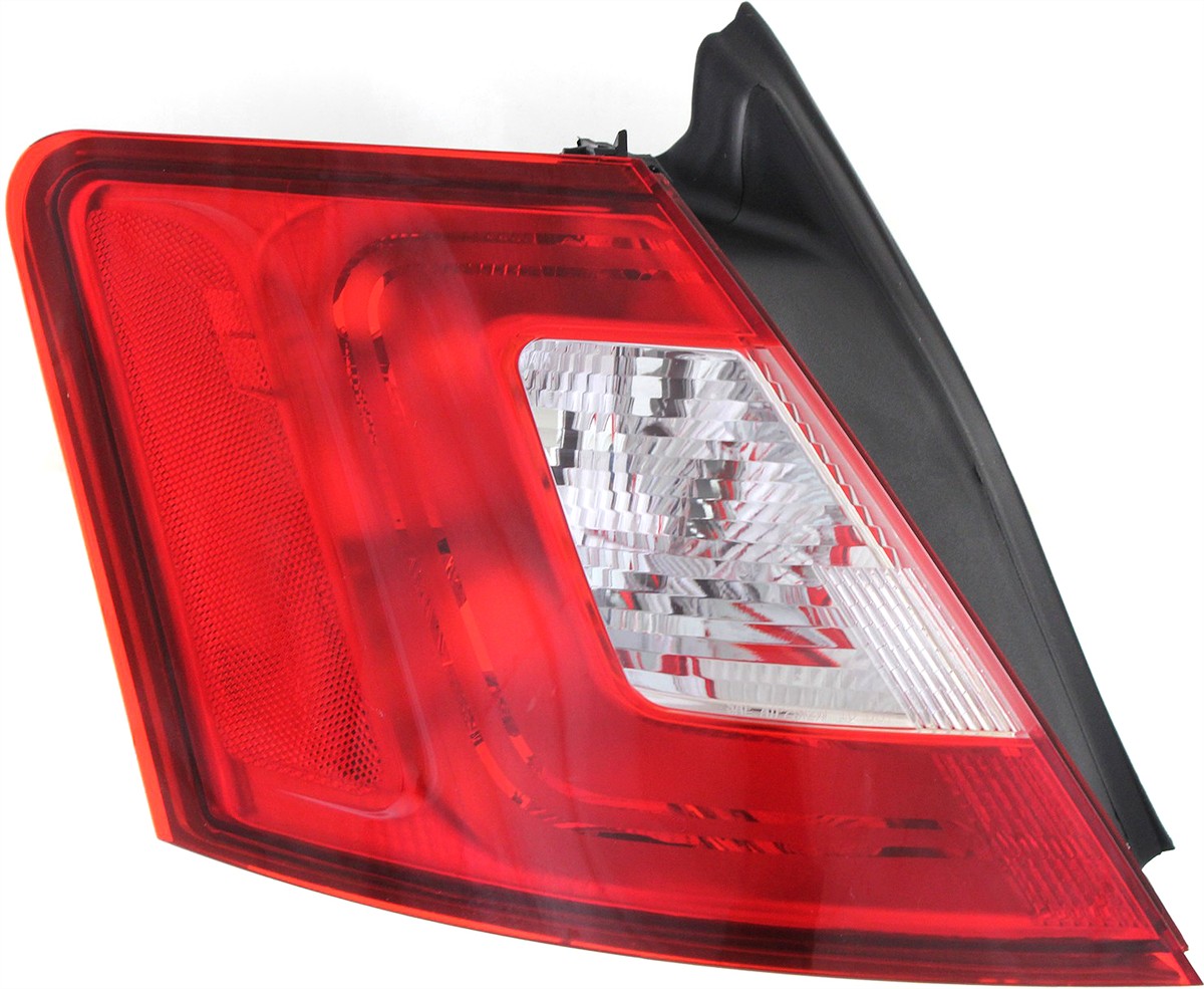 AM TAURUS 10-12 TAIL LAMP LH Lens and Housing Halogen SE SEL Models w o Chrome Trim SKU REPF730130 Partslink FO2818149 OEM AG1Z13405E