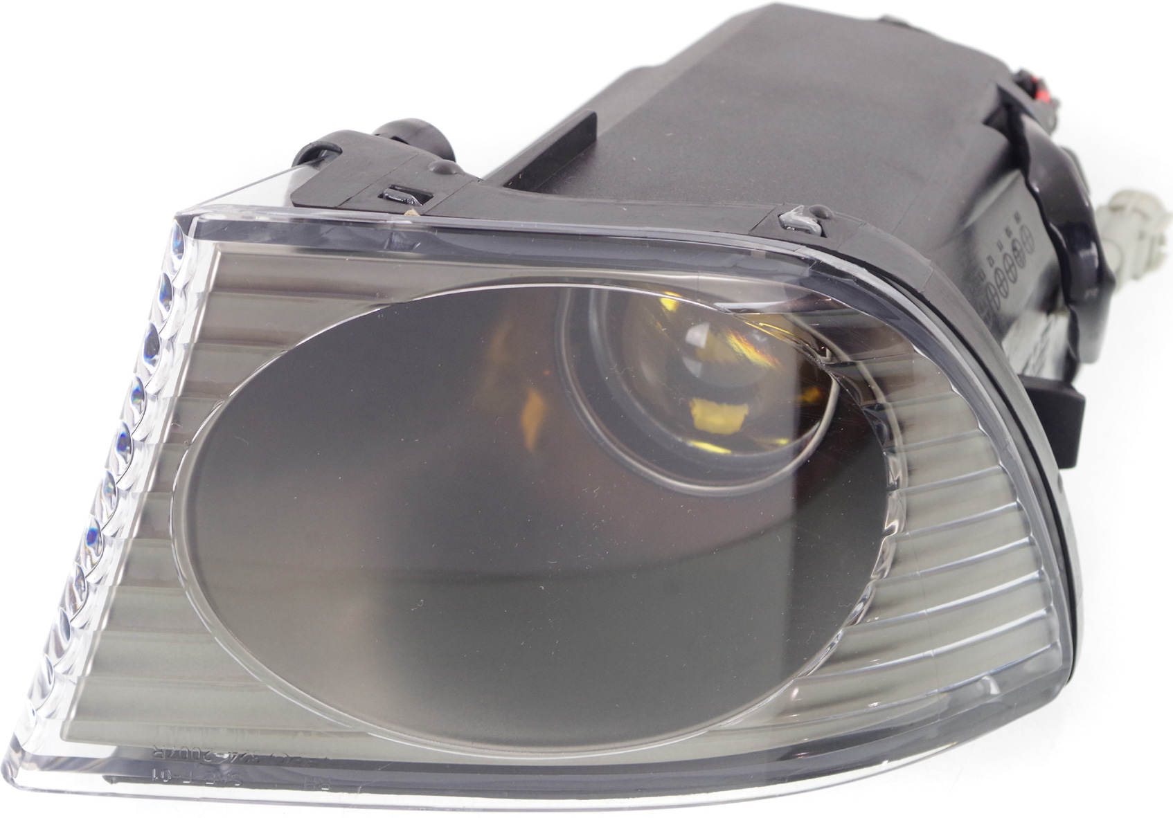 AM IS300-01-05 FRONT FOG LAMP RH Lens and Housing w o Sport Pkg. SKU REPL107513 Partslink LX2595104 OEM 8121153180