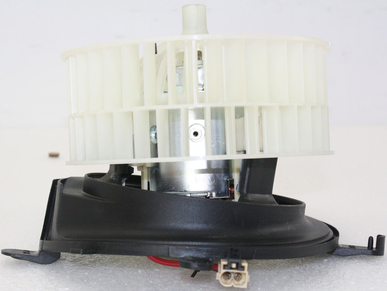 AM E CLASS 99-03 BLOWER MOTOR From Chassis A735001 SKU REPM191509 Partslink MB3126101 OEM 2109060200-2108211551