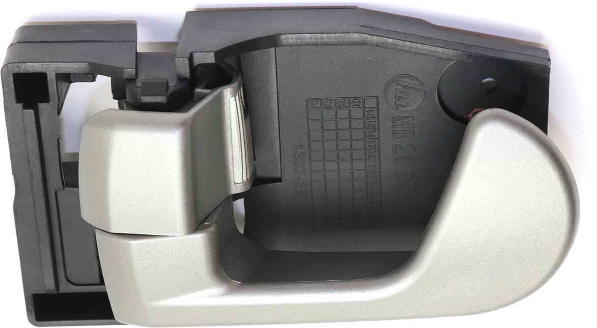 AM GALANT 04-12 FRONT INTERIOR DOOR HANDLE LH Gray Plastic =REAR SKU REPMB462132 Partslink MI1352117 OEM MR642040
