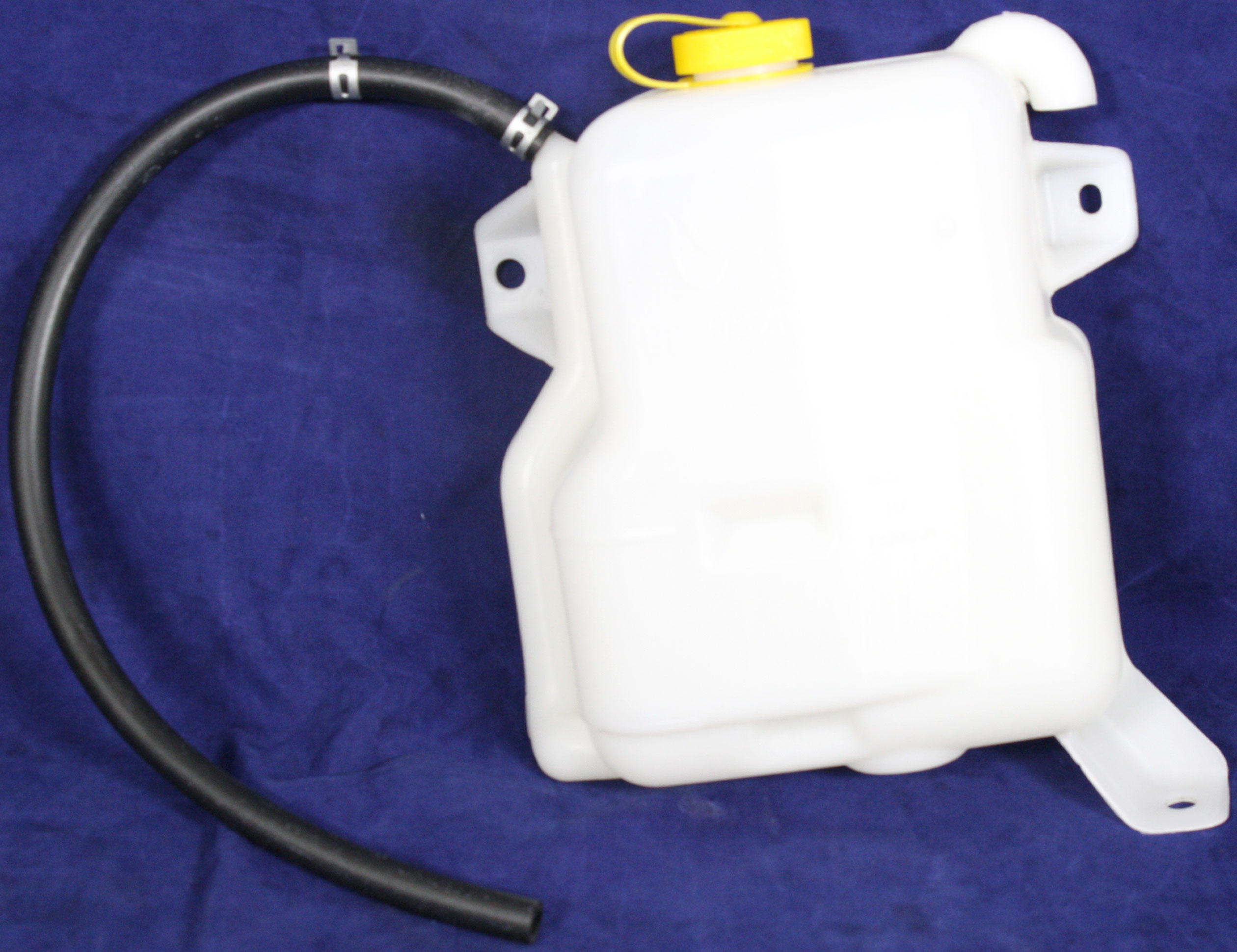 AM NISSAN PICKUP 95-97 COOLANT RESERVOIR Assembly SKU REPN161307 Partslink NI3014112 OEM 217103B000