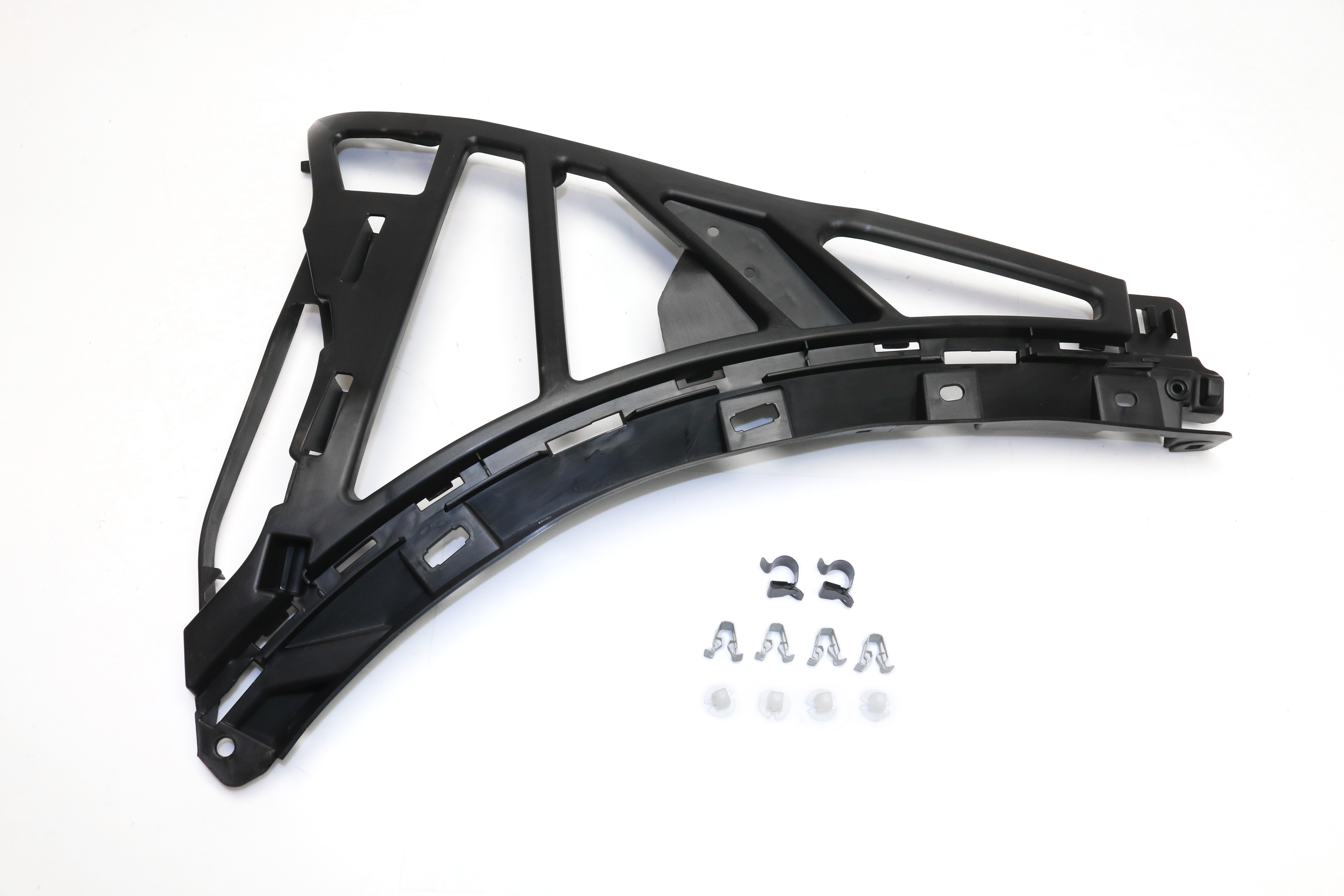 AM CAYENNE 11-17 FRONT BUMPER BRACKET RH Cover Side Guide Hybrid 15-17 SKU REPP013105 Partslink PO1043101 OEM 95850517800