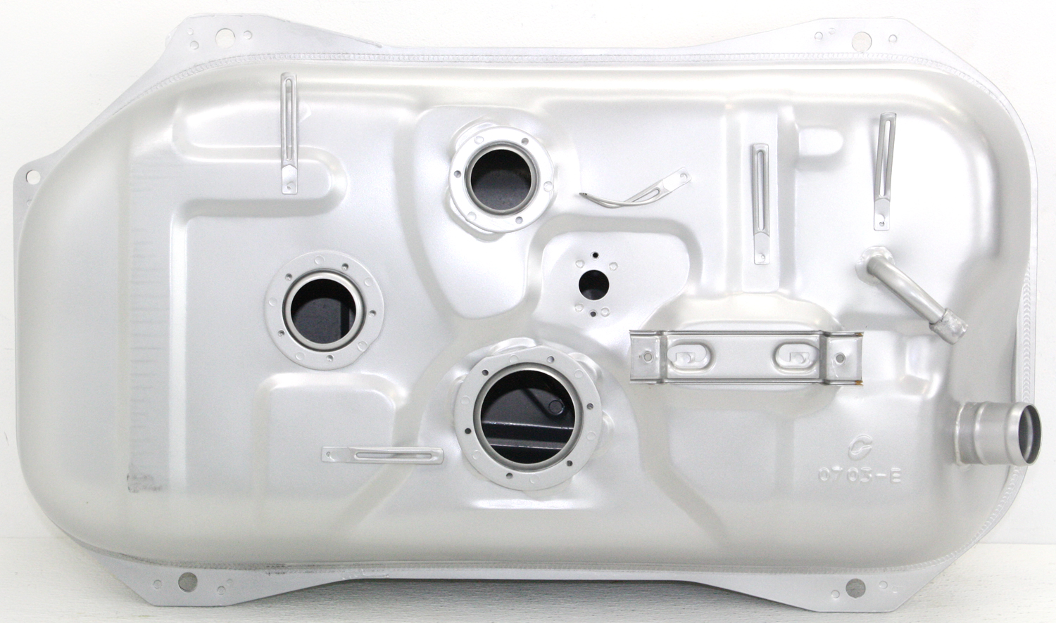 AM SIDEKICK 96-98 FUEL TANK 1.6L 2 Door 11 gal 42L 27-3-8 x 13-1-2 x 10 in. w Lock Ring Pan SKU REPS670101 OEM 91173685