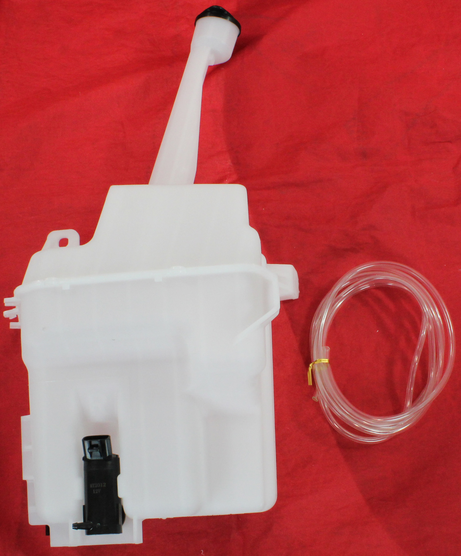 AM MATRIX 03-08 WASHER RESERVOIR Assy w Dual Pump and Cap w Rear Washer SKU REPT370508 Partslink TO1288126 OEM 8531501031 PFM