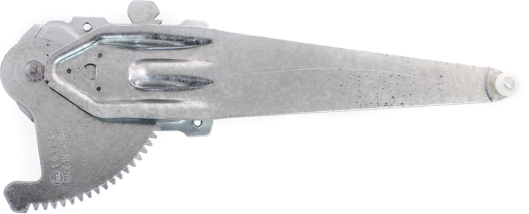 AM RAV4-01-05 REAR WINDOW REGULATOR LH Manual SKU REPT461708 Partslink TO1550137 OEM 6984042030