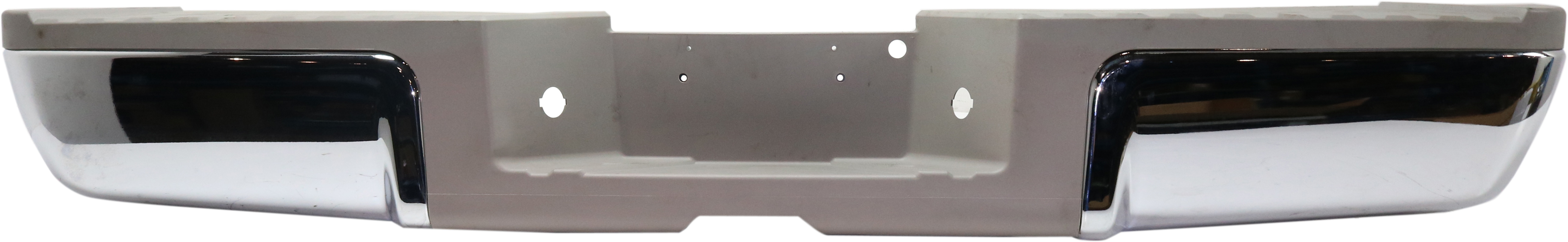 AM F SERIES SUPER DUTY 13-16 STEP BUMPER FACE BAR AND PAD w Pad Provision w o Mounting Bracket Chrome Face Tan Pad w o Rear Object Sensor Holes SKU RF82620001 Partslink FO1103181 OEM 9C3Z17906B PFM