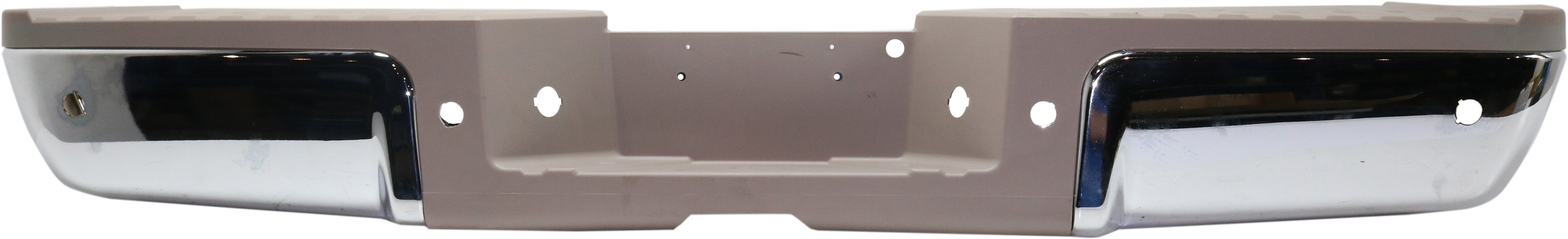 AM F SERIES SUPER DUTY 13-16 STEP BUMPER FACE BAR AND PAD w Pad Provision w o Mounting Bracket Chrome Face Tan Pad w Rear Object Sensor Holes SKU RF82620003 Partslink FO1103182 OEM 9C3Z17906D PFM