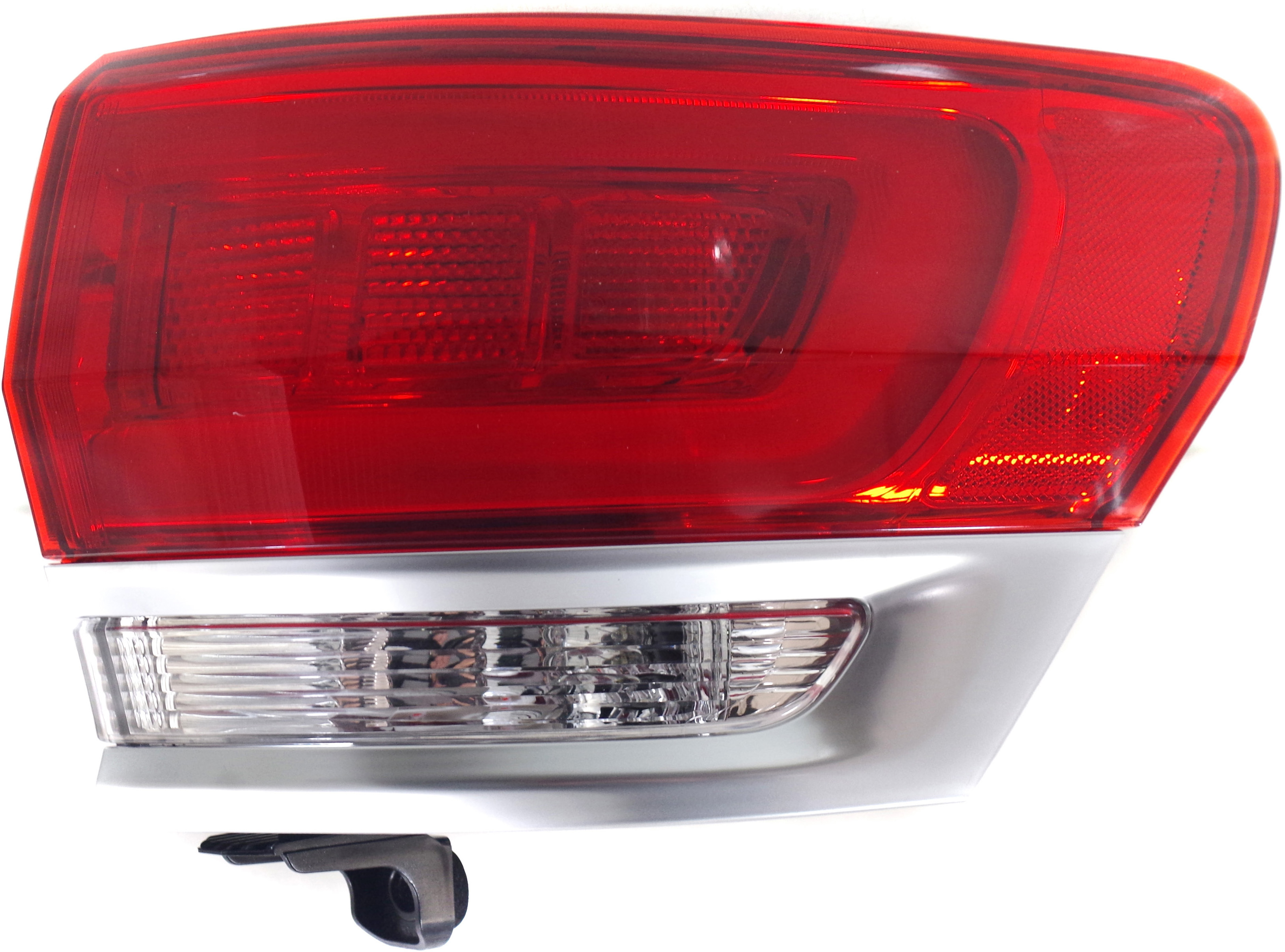 AM GRAND CHEROKEE 14-21 GRAND CHEROKEE WK 22-22 TAIL LAMP RH Outer Assembly Halogen Laredo Limited Overland Summit Models w Granite Trim w Platinum Insert SKU RJ73010003 Partslink CH2805111 OEM 68236134AE 68236134AD