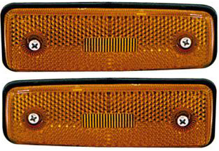 AM TOYOTA PICKUP 79-81 LAND CRUISER 81-90 FRONT SIDE MARKER RH AND LH Assembly On Fender Side SKU SET 18-1153-00 Partslink TO2551103 TO2550103 OEM 8173014110-8174014110