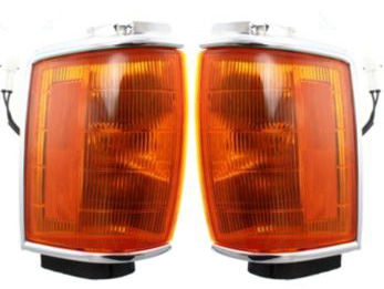 AM TOYOTA PICKUP 87-88-4RUNNER 87-89 CORNER LAMP RH AND LH Assembly w Chrome Trim 4WD SKU SET 18-1250-90 Partslink TO2520119 TO2521121 OEM 8161089168-8162089168