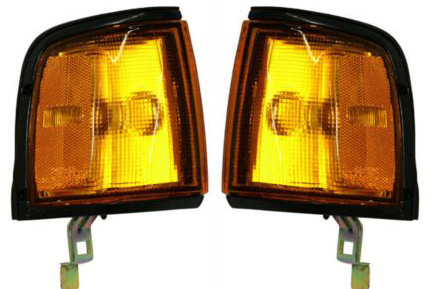 AM ISUZU PICKUP 88-95 RODEO 91-97 CORNER LAMP RH and LH Assembly w Black Trim SKU SET 18-3193-00 Partslink IZ2520103 IZ2521103 OEM 8944345673-8944345683
