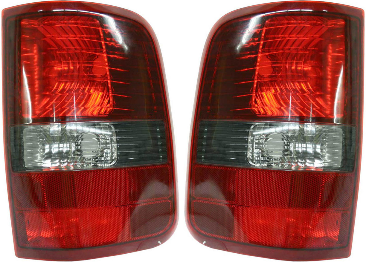 AM F 150-06-08 TAIL LAMP RH AND LH Lens and Housing Halogen Red and Smoked Lens Harley Davidson Model From 8-9-05 SKU SET F730147 Partslink FO2800200 FO2801200 OEM 6L3Z13404AA 6L3Z13405AA