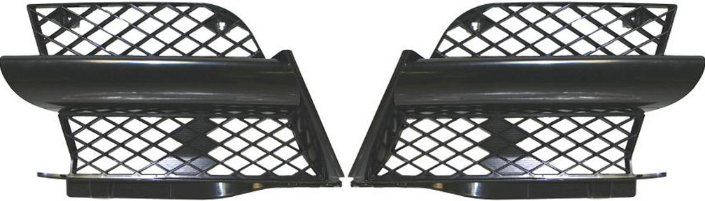 AM OUTLANDER 03-04 GRILLE RH AND LH Black w frame w o emblem provision SKU SET M070311 Partslink MI1200242 MI1200241 OEM MN133230 MN133229