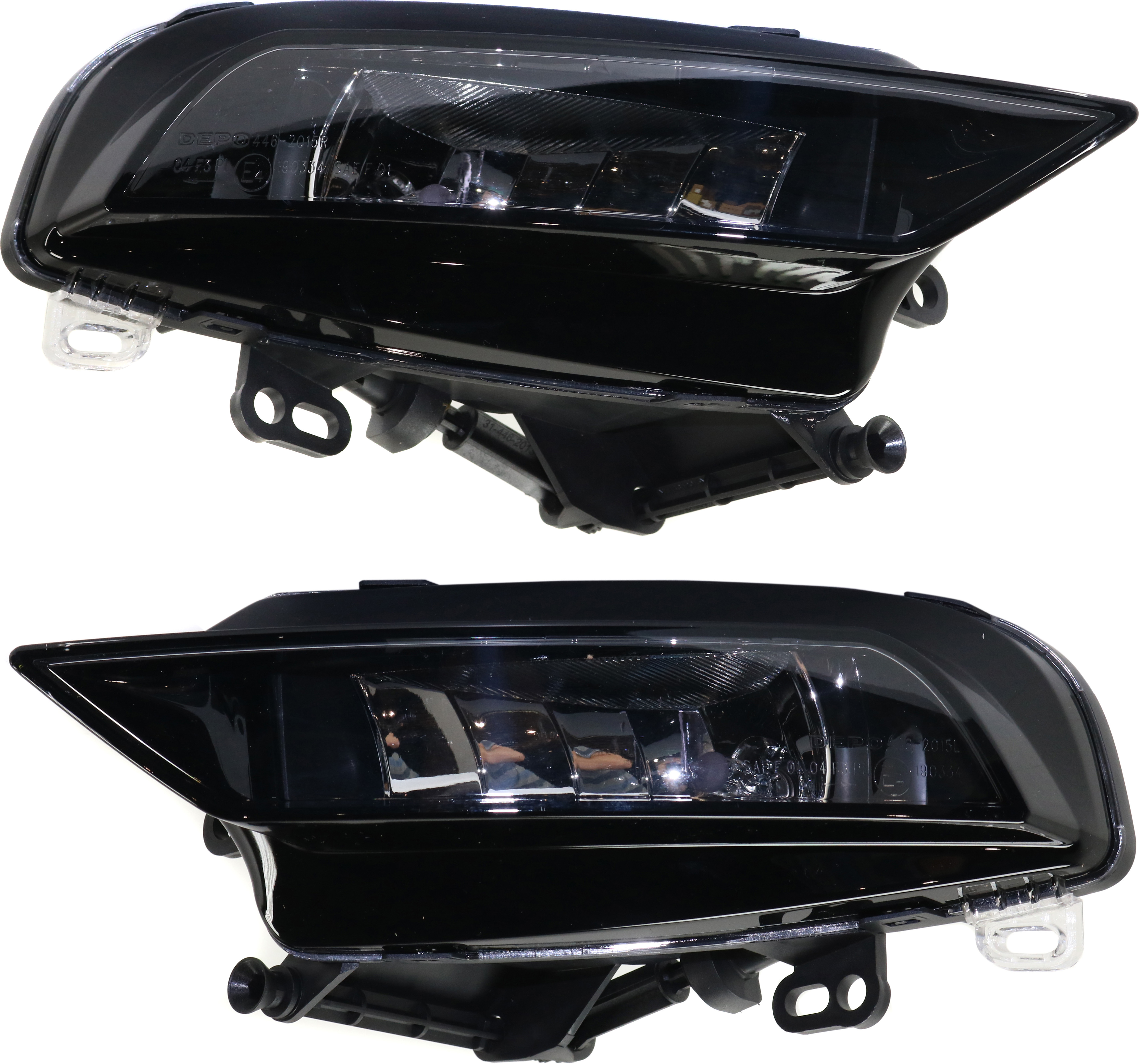 AM A3-15-16 FRONT FOG LAMP RH AND LH Assembly Convertible w o Sport Pkg Sedan SKU SET RA10750001 Partslink AU2592120 AU2593120 OEM 8V0941699E 8V0941699B 8V094170