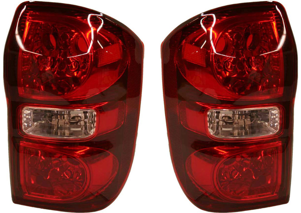 AM RAV4-04-05 TAIL LAMP RH AND LH Lens and Housing SKU SET T730137 Partslink TO2819124 TO2818124 OEM 8155142080-8156142080