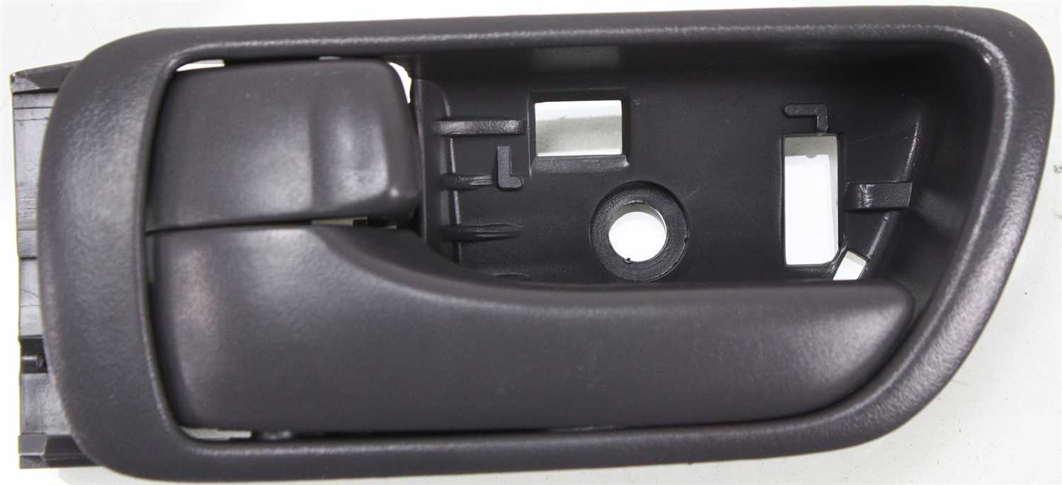 AM CAMRY 02-06 FRONT INTERIOR DOOR HANDLE LH Textured Black Japan USA Built Vehicle =REAR SKU T462162 Partslink IDH010063 OEM 69206AA020