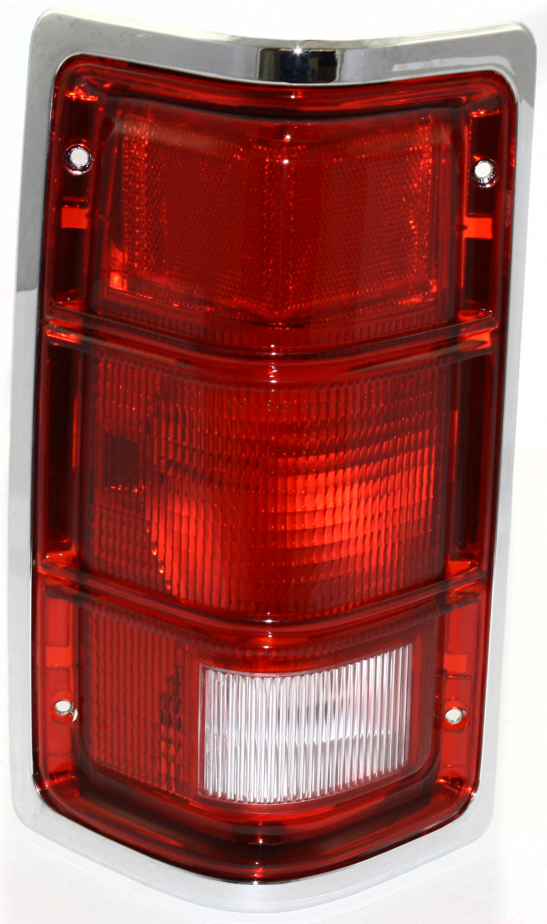 AM DAKOTA 87-96 TAIL LAMP LH Lens and Housing Halogen w Chrome Outer Trim w o Chrome Inner Stripes SKU TRI4720 Partslink CH2800110 OEM 4482577