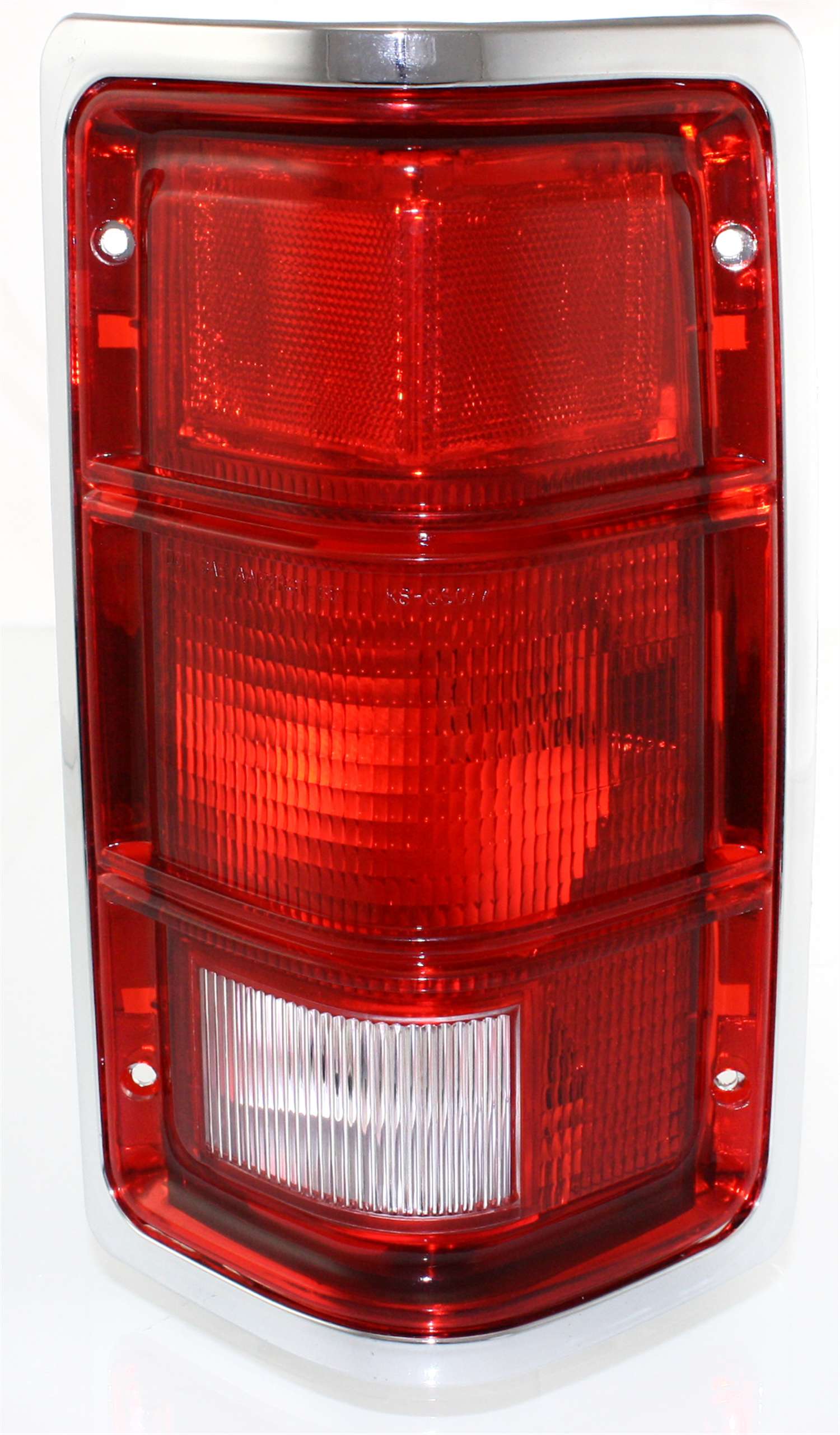 AM DAKOTA 87-96 TAIL LAMP RH Lens and Housing Halogen w Chrome Outer Trim w o Chrome Inner Stripes SKU TRI4721 Partslink CH2801110 OEM 4482576