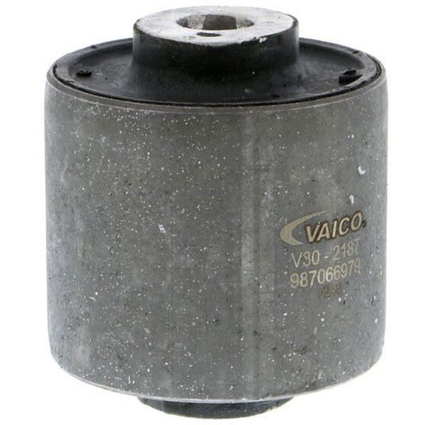 AM Control Arm Bushing SKU VCOV302187 OEM 203333101464 at10890