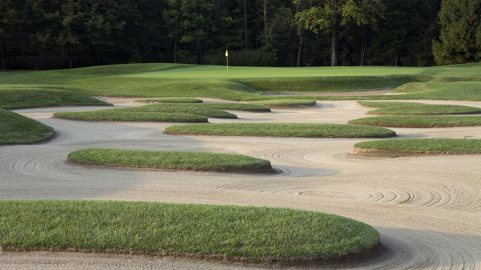 The 11th hole at Crooked Stick Golf Club in Carmel, Indiana as seen on September 11, 2007.  (Copyright USGA/Kirk Owens)