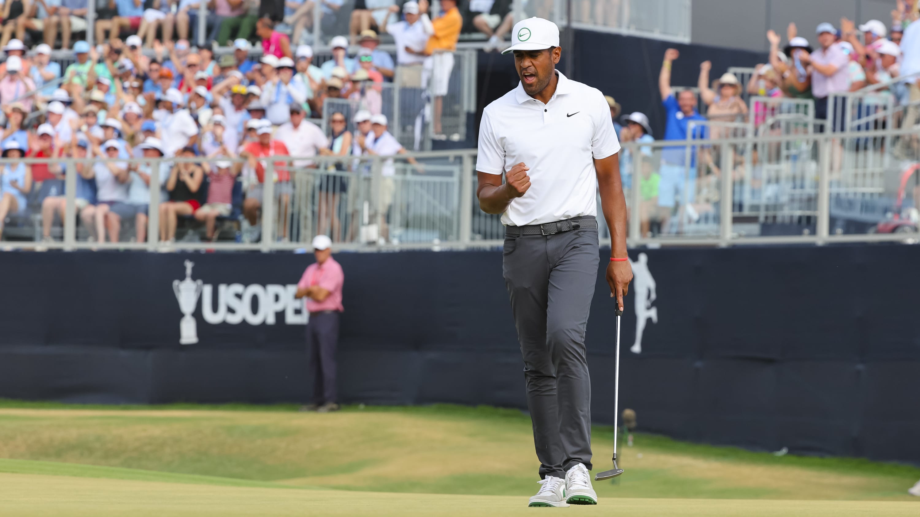 A closing birdie on No. 18 gave Tony Finau a share of third place with Patrick Cantlay, his best-ever finish in a U.S. Open. (USGA/Jeff Haynes)