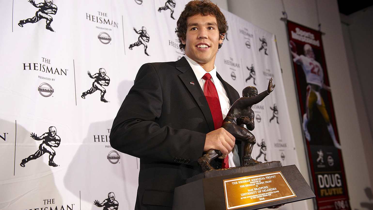 Throwing for 4,720 yards and 50 touchdowns helped Sam Bradford win the 2008 Heisman Trophy as an Oklahoma sophomore. (David Bergman/Getty Images)
