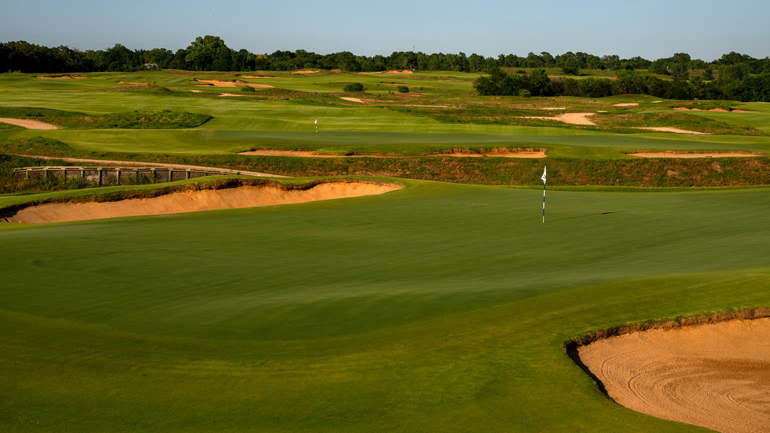 Course architect Bill Coore describes Trinity Forest as “golf in the old-world way” with its rumpled terrain, tall native grasses, and emphasis on firm and fast conditions. (USGA/Darren Carroll)
