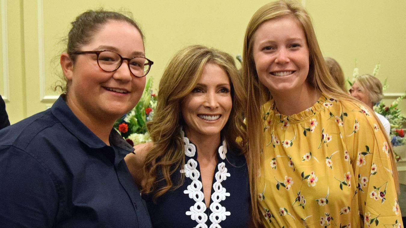 Gold-Medal Gymnast Miller Inspires picture