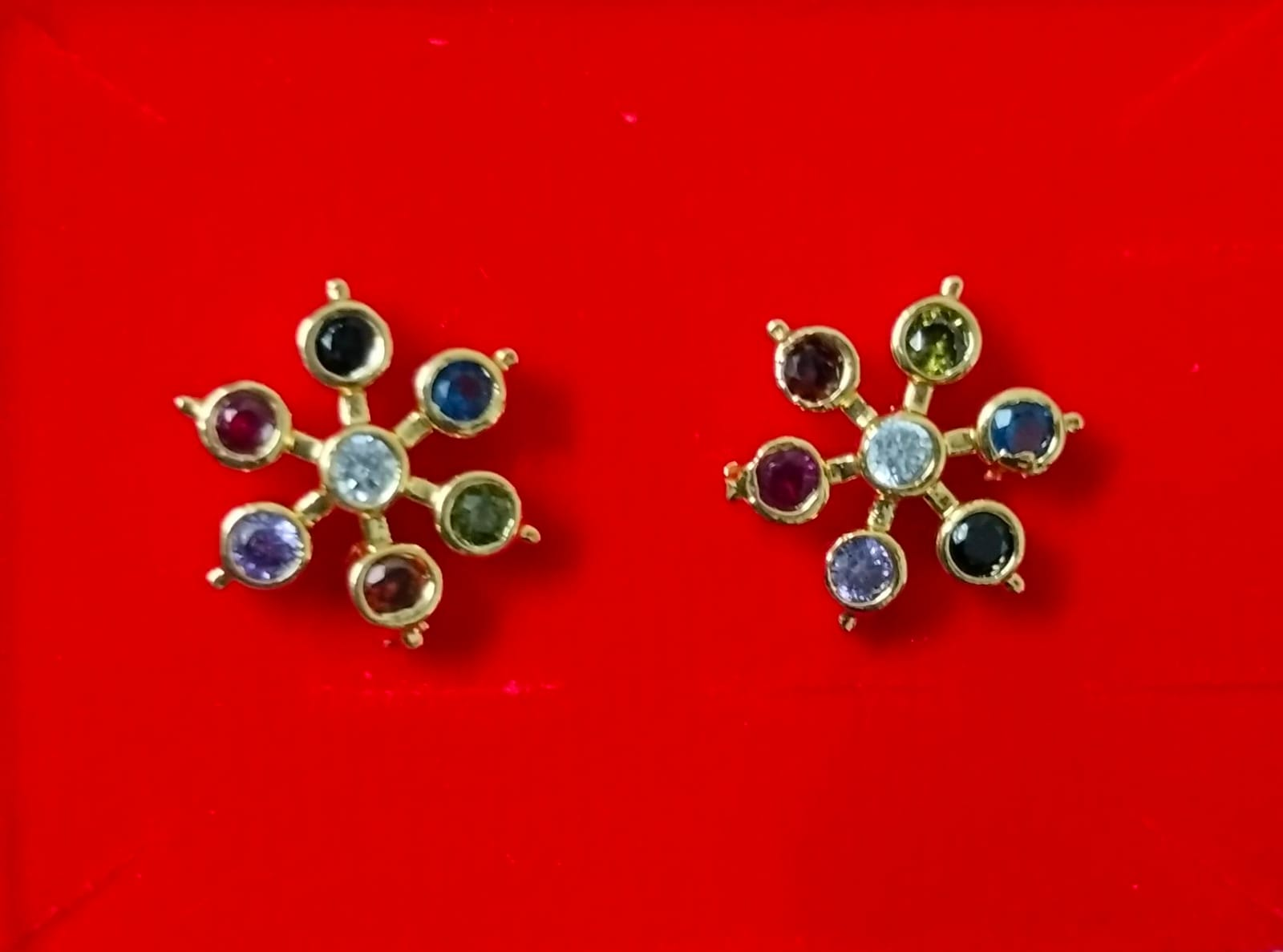 🌸 Vibrant Multi-Stone Floral Stud Earrings