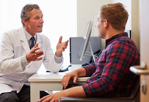Type-1-Diabetes-on-Adults adult-receiving-type-1-diabetes-diagnosis