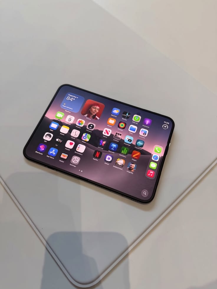 Apple-ın ilk qatlanan iPhone modeli ilə bağlı istehsal problemi