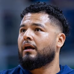 Jorge Salazar playing wheelchair basketball