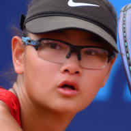 Maylee Phelps competing in wheelchair tennis
