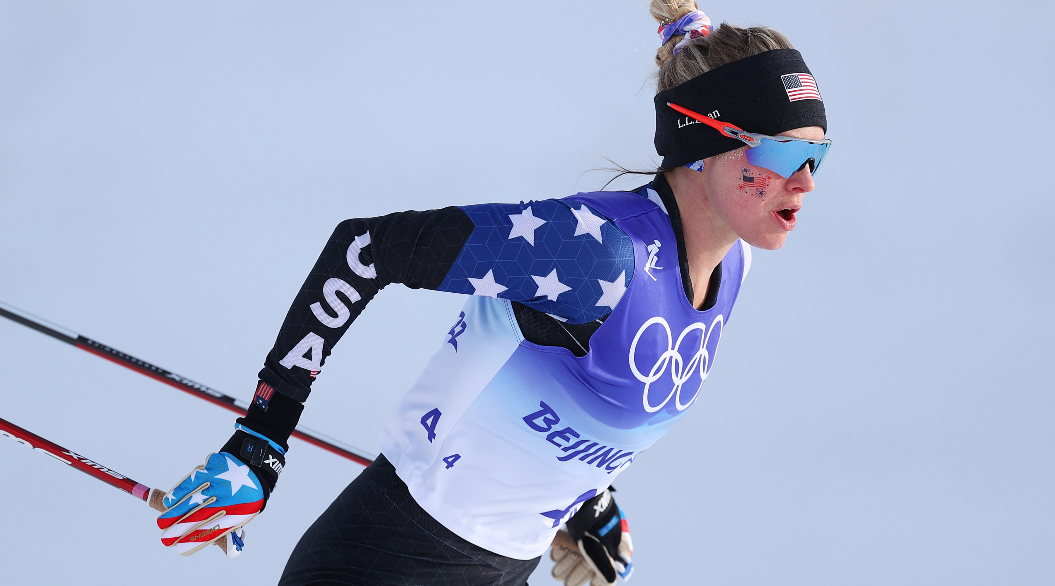 Jessie Diggins skiing.