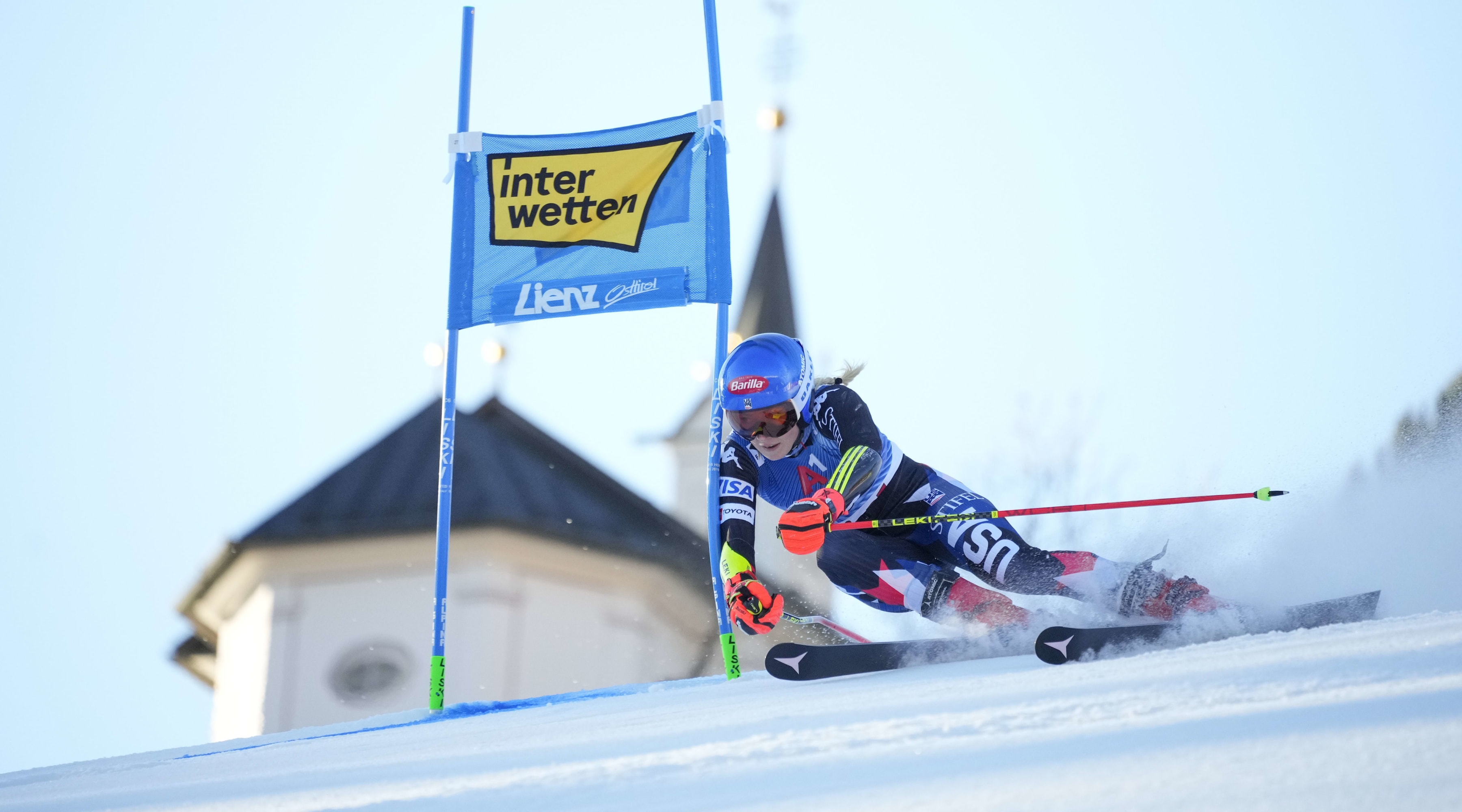 Mikaela Shiffrin skiing.