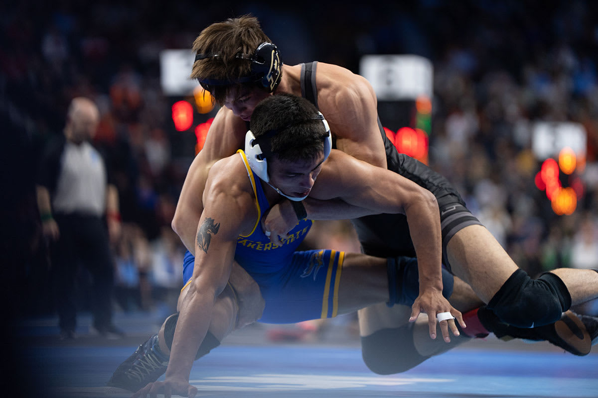 NCAA Session 1 Notes: 12 World champions start strong, 5 sets of brothers compete, Philly teams get support