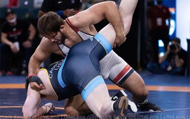 Nick Gwiazdowski takes down Tony Cassioppi in the Senior Nationals finals