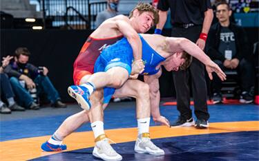 Chayse LaJoie lifts Richard Fedalen in the UWW Junior finals